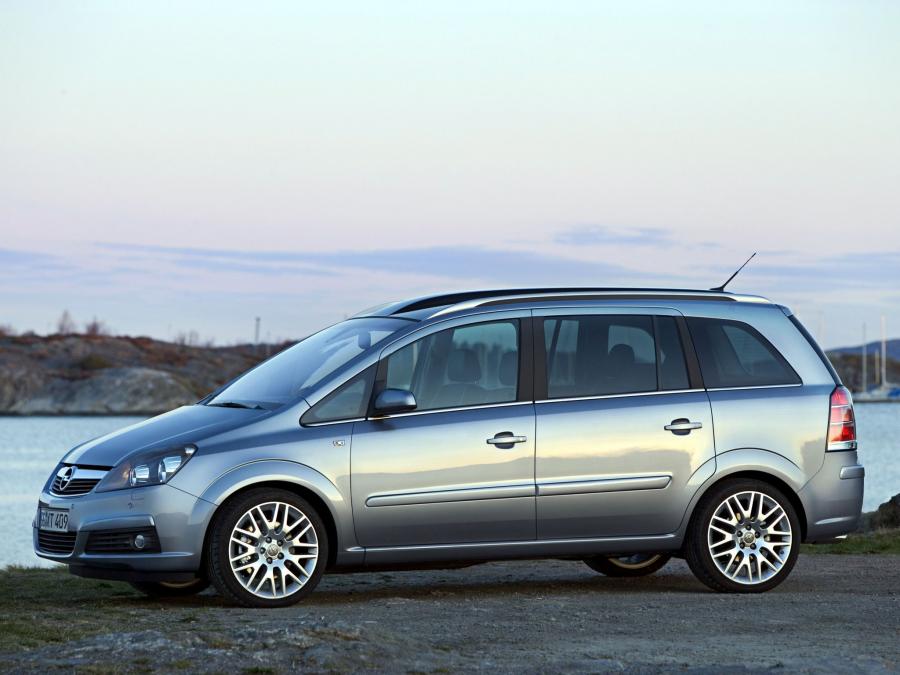  Opel Zafira 2.0 Turbo 2005 года  (фото 16 из 30)